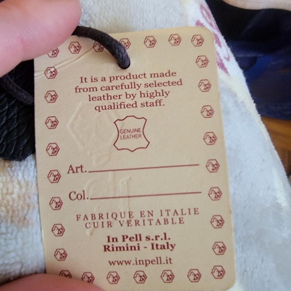 Valentina Leather Shoulder Bag - Picture 12 of 12